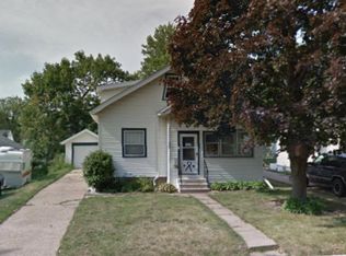 320 35th St NE, Cedar Rapids, IA 52402