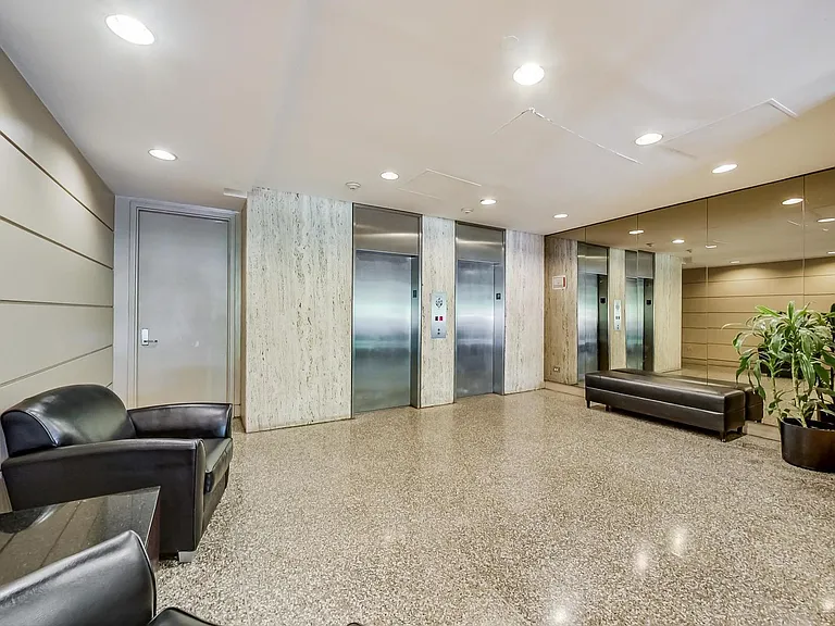 1850 N Clark St #1205 — Photo 3