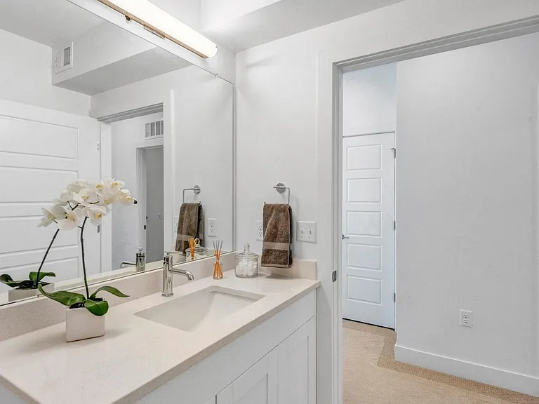 Apex at Perry Station - Modern Living at it's best! — Photo 28