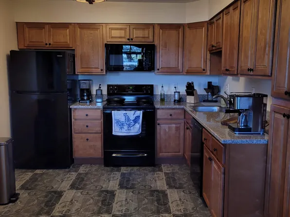 Logan, 11835 Lake Ave #29-506, Lakewood, OH 44107