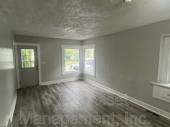 5th image of 534 Norman St
