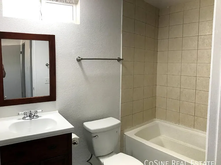 10443 Westchester Ave — Photo 11