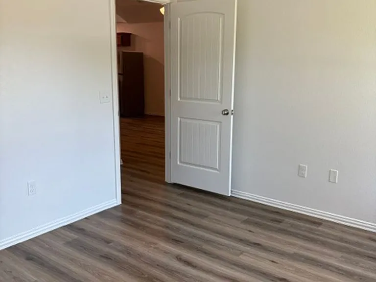 607 W Wolf St — Photo 17