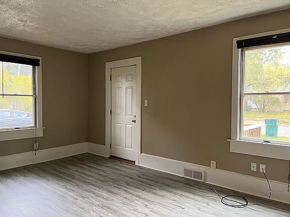 2nd image of 3630 Lowcroft Ave
