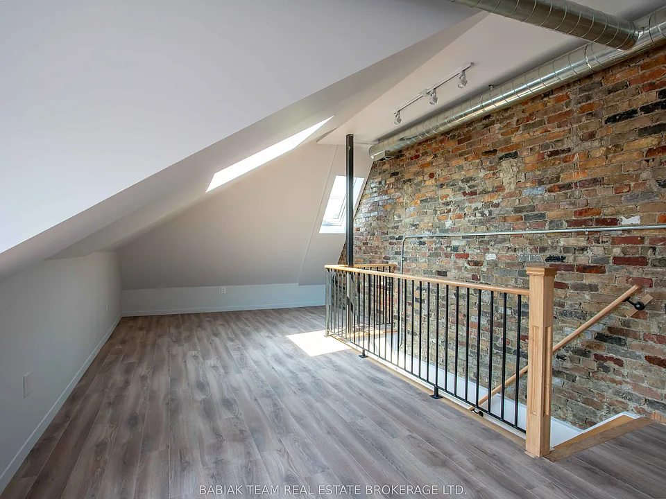 185 Jane St #3