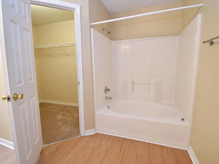 1064 Antigua Cir — Photo 11