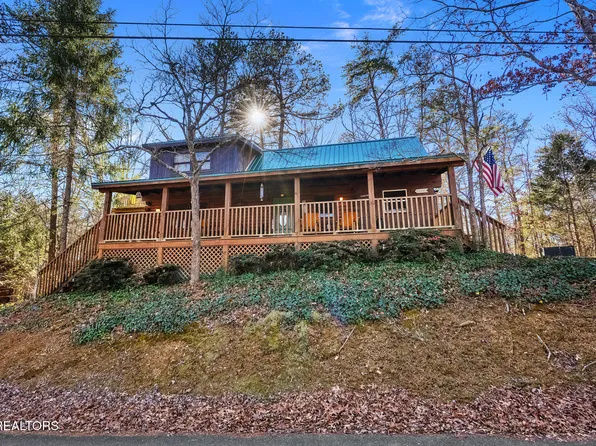 1518 Ridgecrest Dr, Sevierville, TN 37876