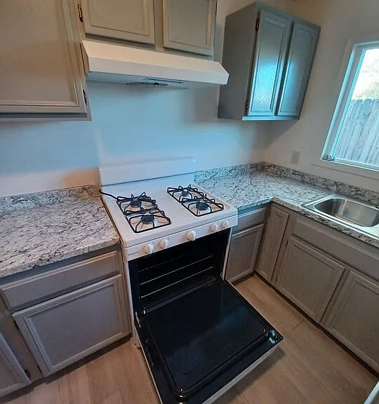 45045 W Redwood Ave — Photo 7
