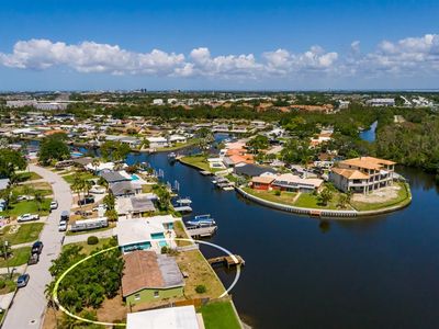 9439 Sun Isle Dr NE, Saint Petersburg, FL, 33702
