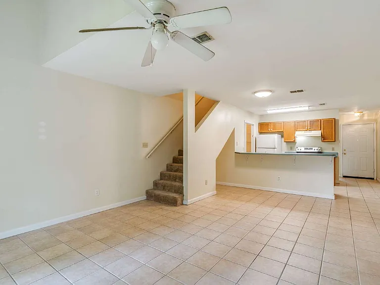 840 W Georgia St #B — Photo 44