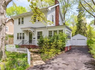 981 Montford Rd, Cleveland Heights, OH 44121