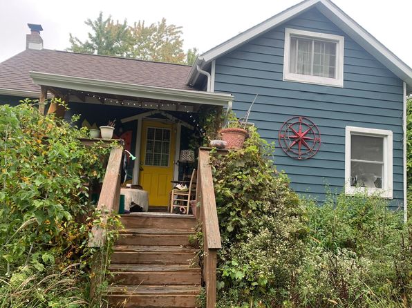 5366 Sawyer Rd, Sawyer, MI 49125