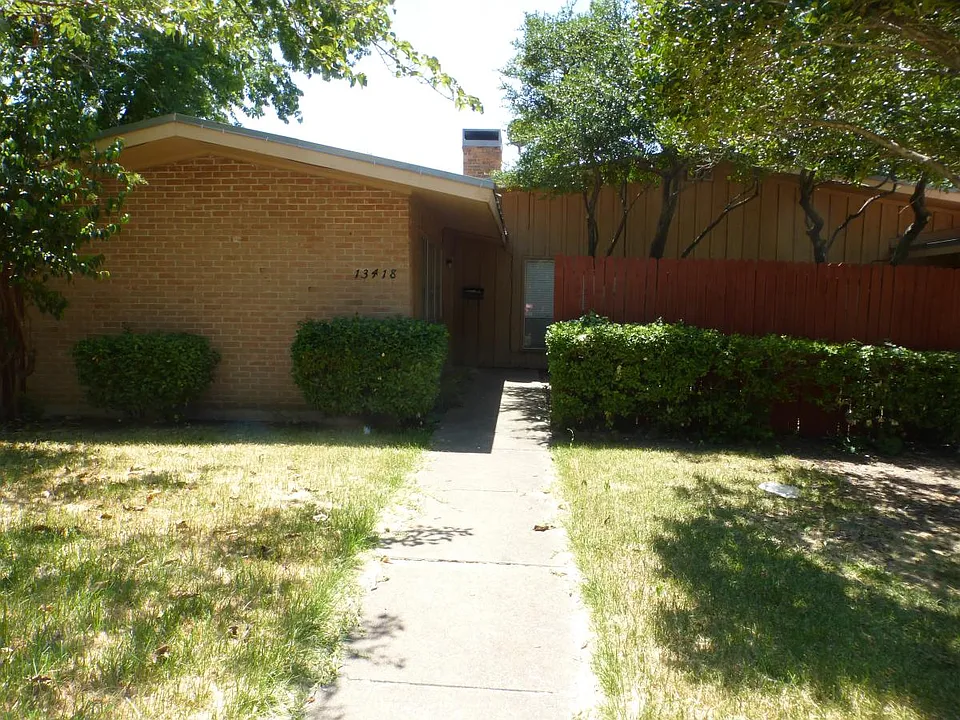 13418 Blossomheath Ln