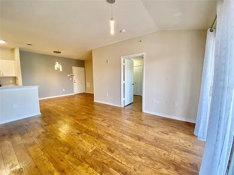 5467 Vineland Rd #6301 — Photo 19