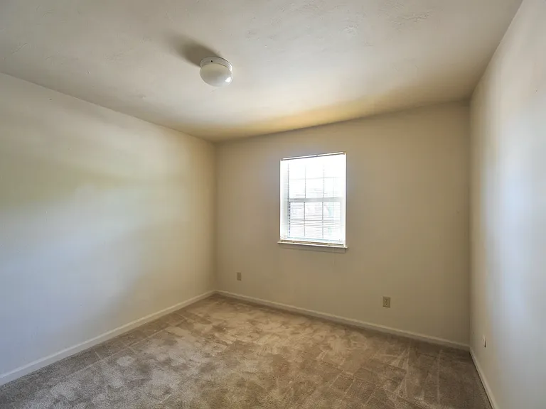 Brentwood Forest Apartments — Photo 19