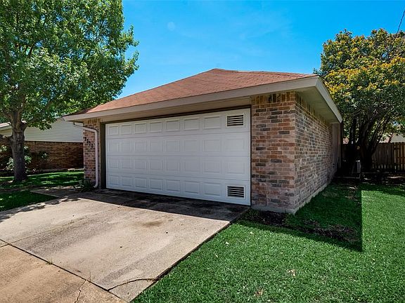 4th image of 2300 Havenwood Dr