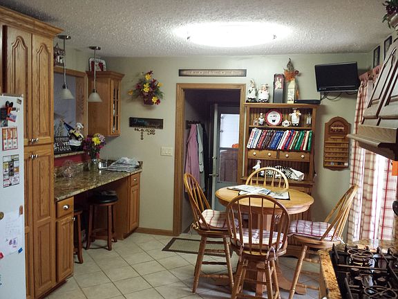 5th image of 152 Crestmoor Ct