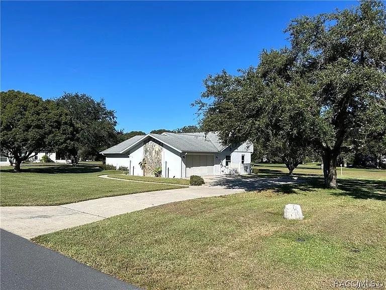 515 E Falconry Ct — Photo 23