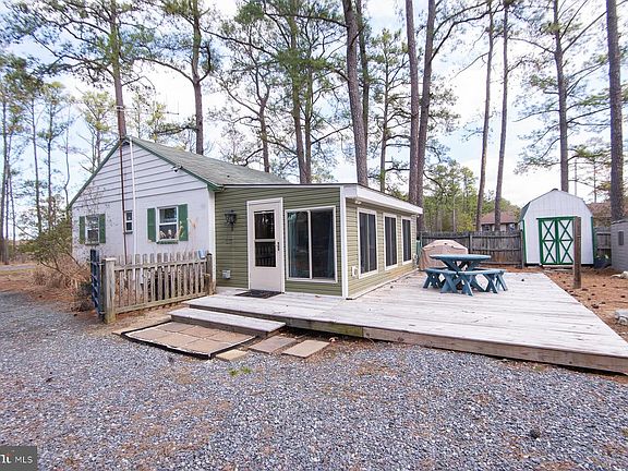 2nd image of 819 Seabreeze Rd