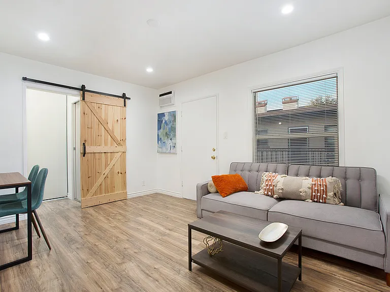 310 Pasadena Ave #19 — Photo 13