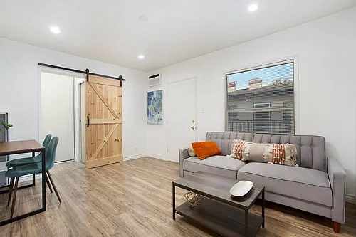 310 Pasadena Ave Photo 1