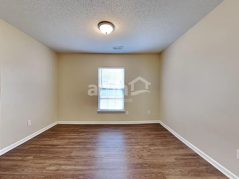 418 Dovetail Cir — Photo 17
