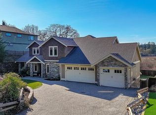 4148 Holland Ave, Saanich, BC V8Z5K4