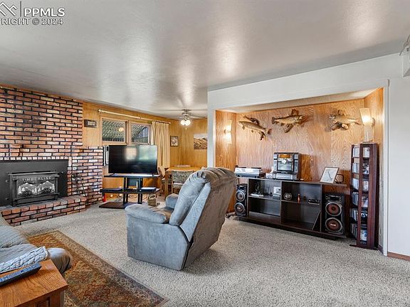 5th image of 2636 Meadowlark Ln