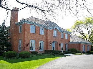 2 Pembroke Ln, Oak Brook, IL 60523