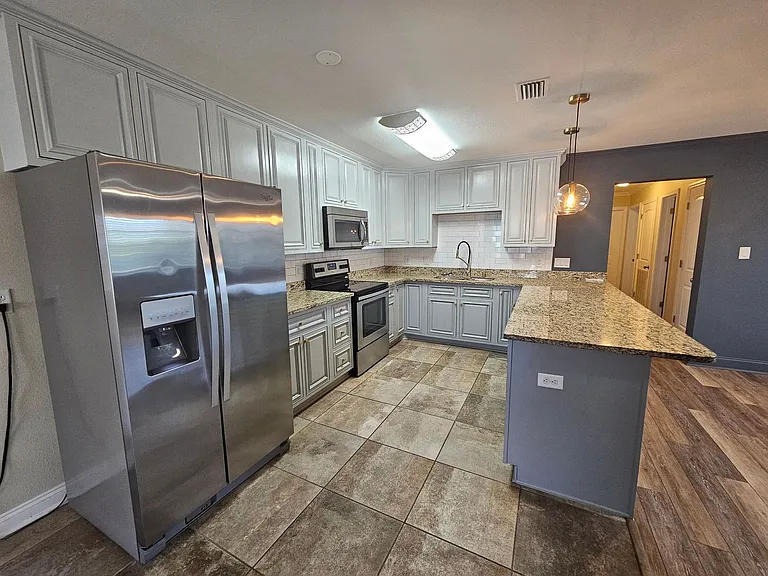106 N Macarthur Ave — Photo 6