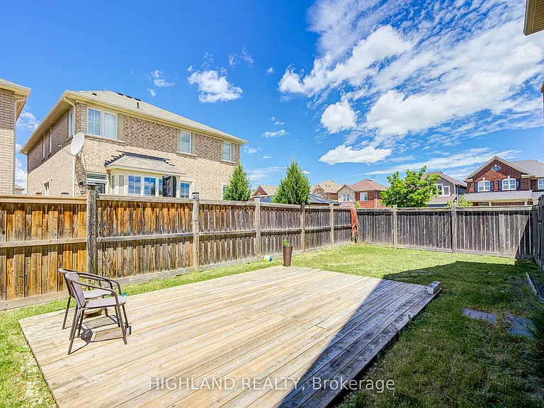 513 Tyrone Cres — Photo 28