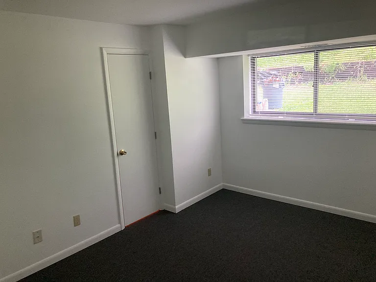 407 Lake St #B14 — Photo 12