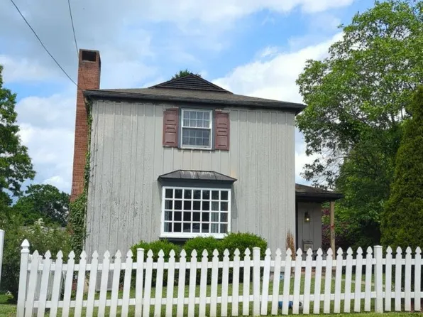 304 E Loyalhanna St, Ligonier, PA 15658