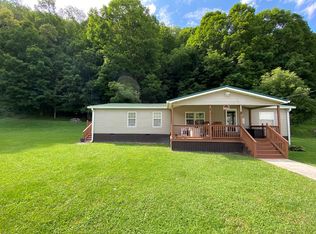 208 Chestnut St, Bluefield, VA 24605