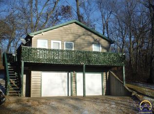 7376 Deerbrook Ln, Ozawkie, KS 66070