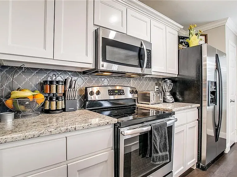 1613 Crown Point Dr — Photo 13