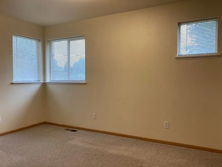 Oak Street Town Homes — Photo 19