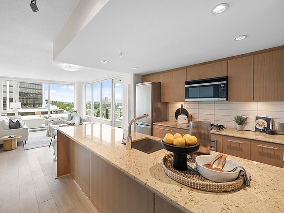 3rd image of 522 W 8th Ave #708