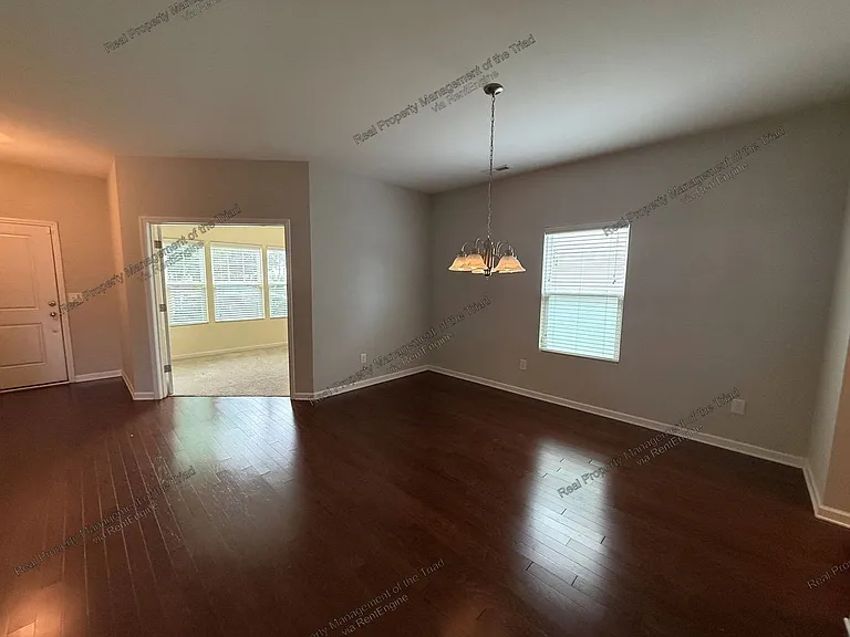 2486 Moss Grove Xing — Photo 2