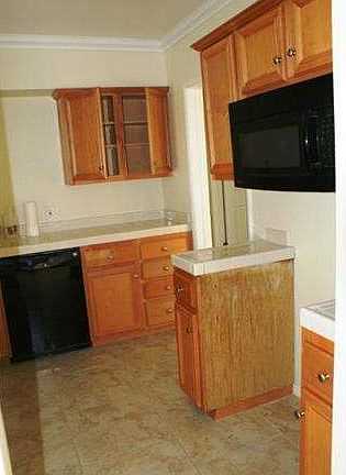 3rd image of 1531 Wall Ave