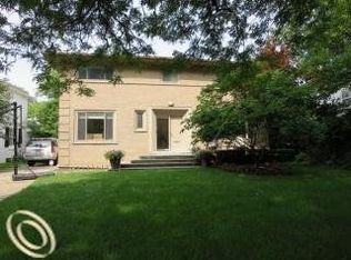 25565 Wareham Dr, Huntington Woods, MI 48070