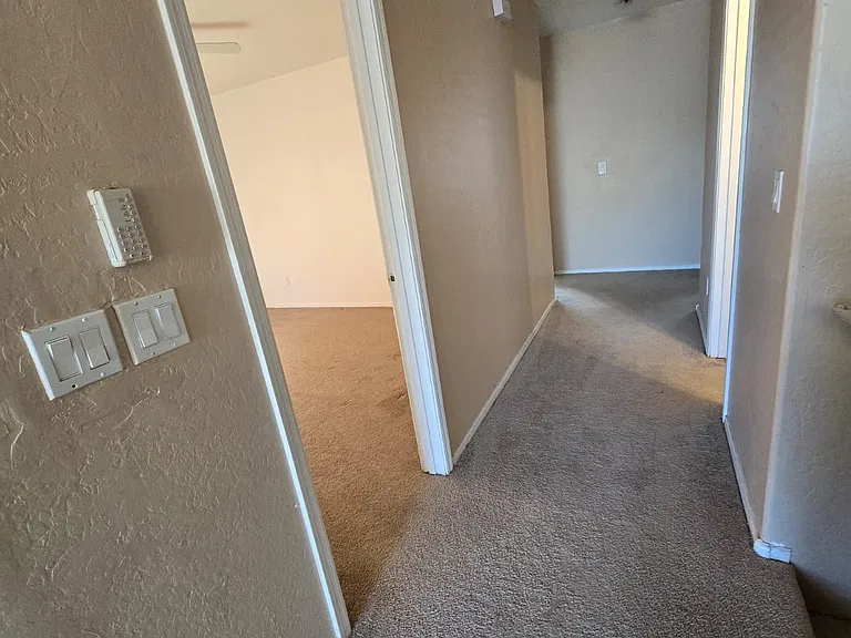 3205 W Pleasant Ln — Photo 14