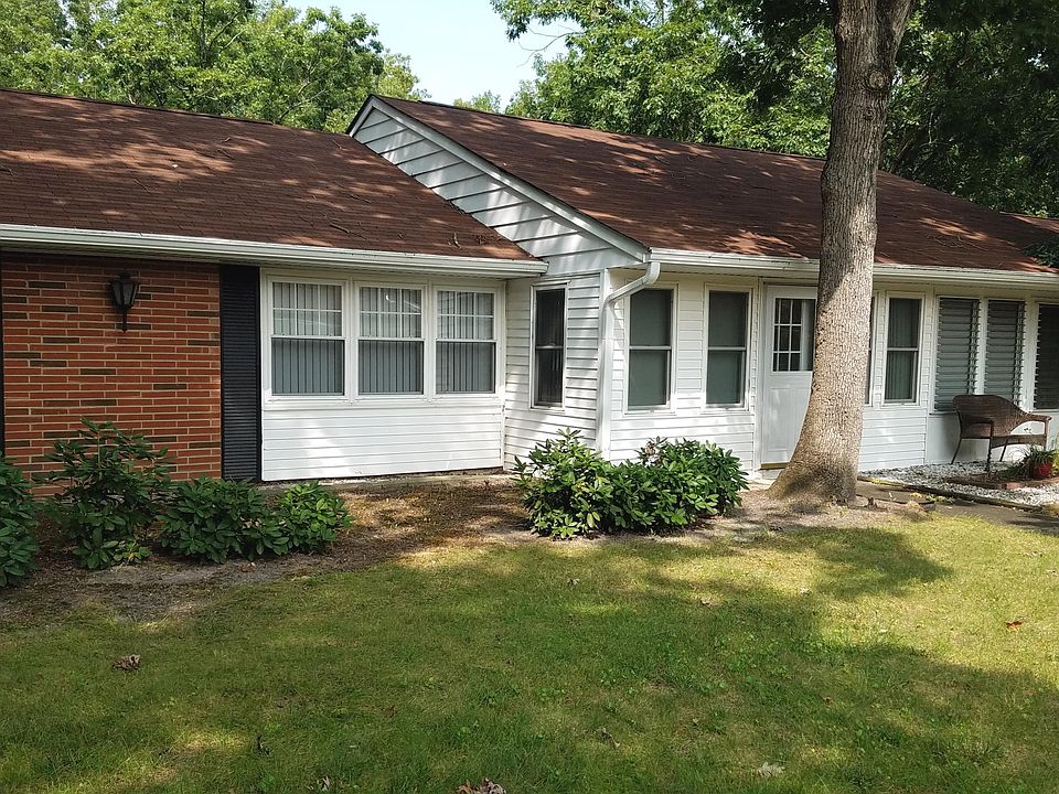 1st image of 132A Farrington Ct #1001