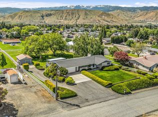 1920 Glen St NE, East Wenatchee, WA