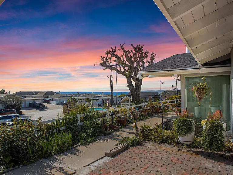 305 Camino San Clemente — Photo 1