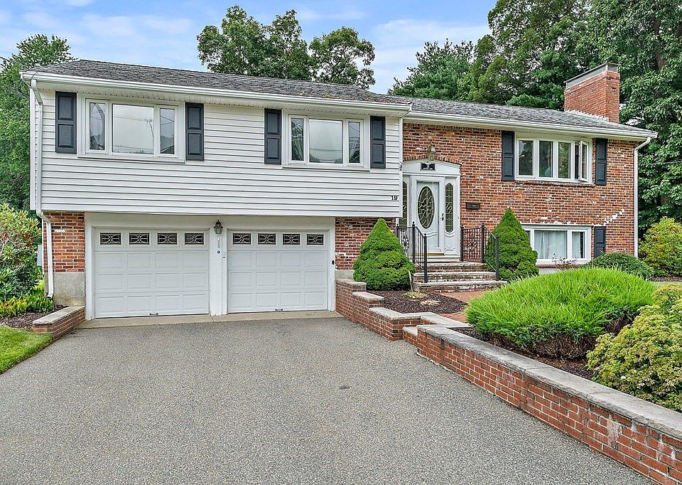 1st image of 19 Heather Ln