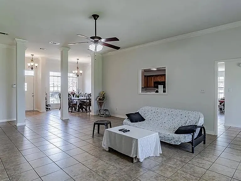 1375 Selby Phillips Dr — Photo 6