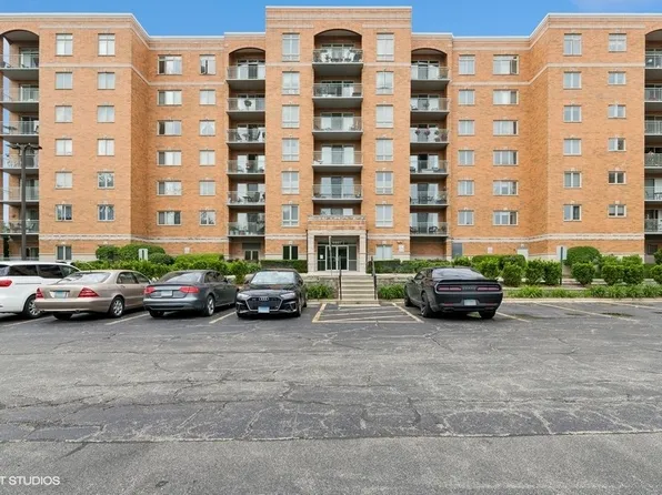 6807 N Milwaukee Ave APT 708, Niles, IL 60714