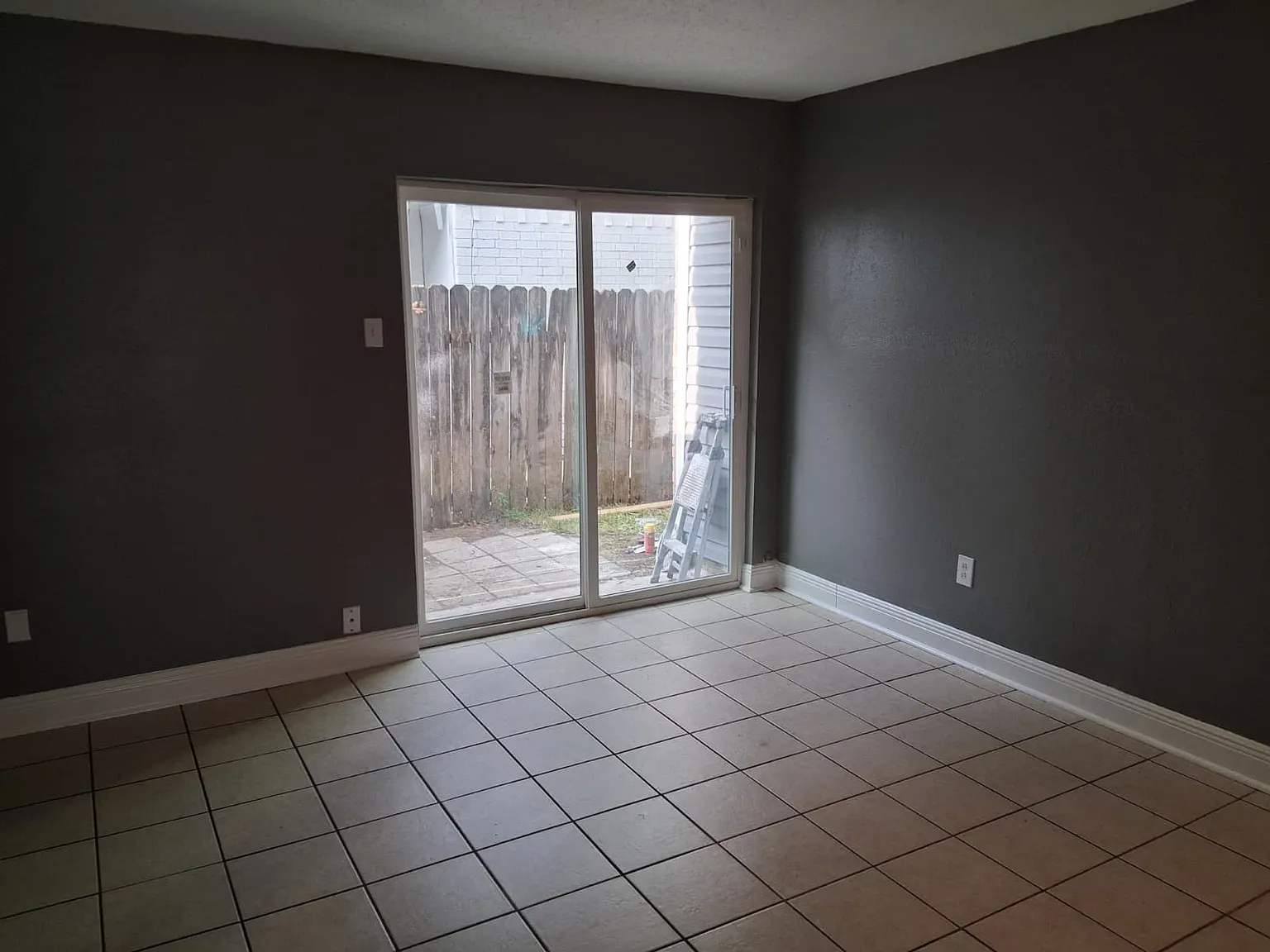 3 bed, 1100 sqft, $1,400 — Photo 4