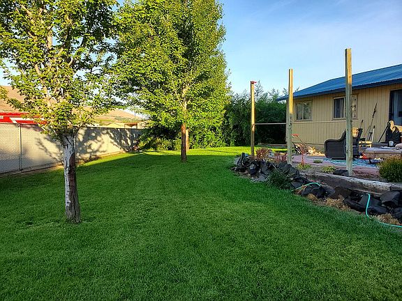4th image of 1309 Della Ave